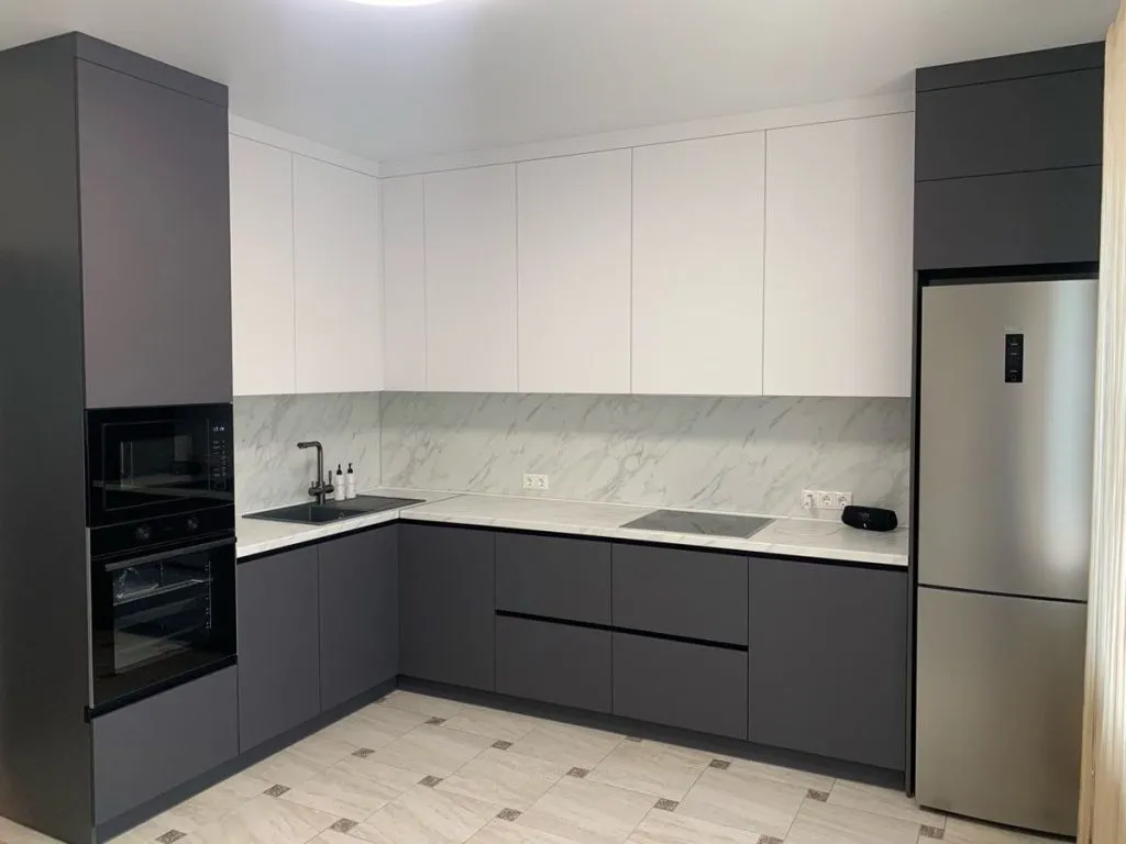 Modern Gray Kitchen Cabinets